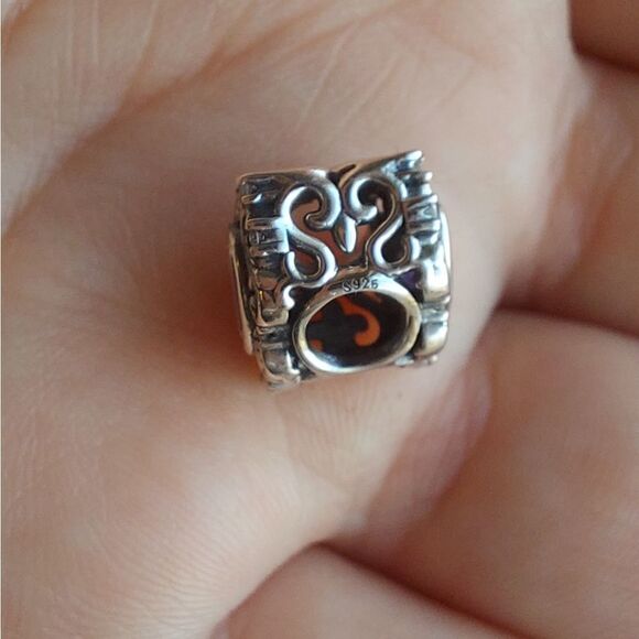 Host Pick 🌟925 Sterling Silver Vintage Charm - Picture 5 of 7